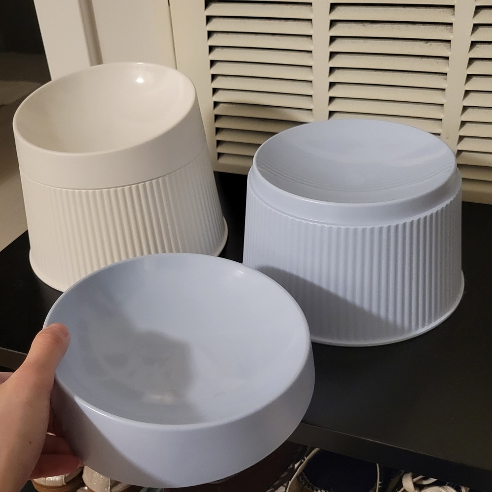 Cat food & water bowl